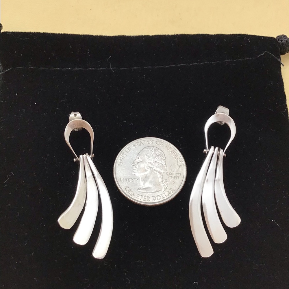 Earrings - Picture 3 of 3